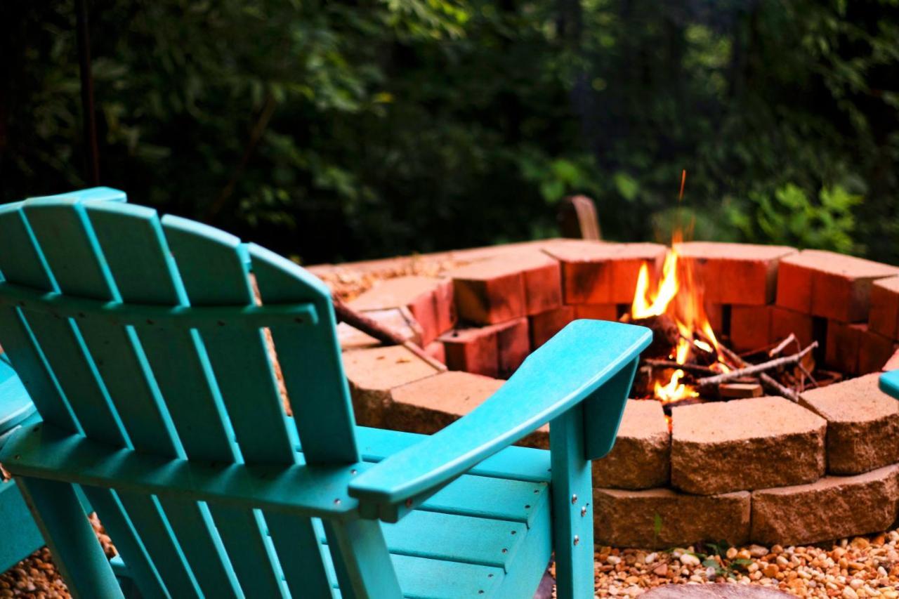 Cozy Cabin Retreat - Hot Tub, Fireplace & Fire Pit Blue Ridge Eksteriør bilde